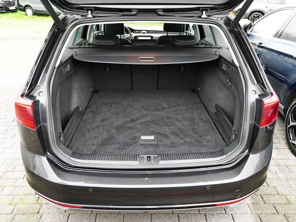 Volkswagen Passat Variant 2.0 TDI 4Motion R-Line DSG 147 kW image number 8