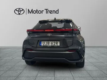 Car image 4