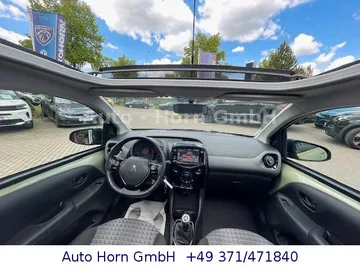 Car image 18