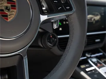 Car image 37