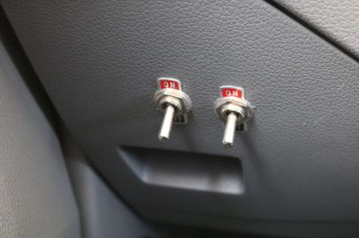 Car image 35