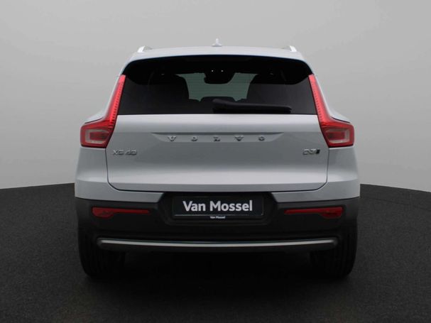 Volvo XC40 D3 AWD Momentum 110 kW image number 6