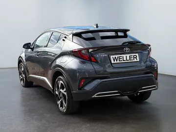 Car image 5
