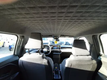 Car image 36
