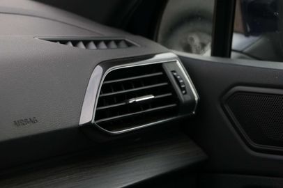 Car image 41