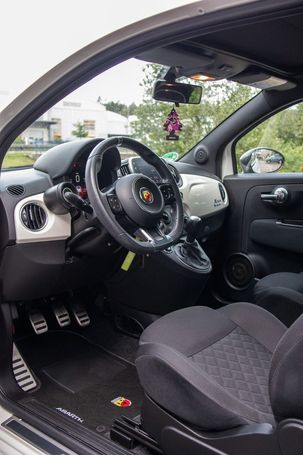 Abarth 595C 107 kW image number 12