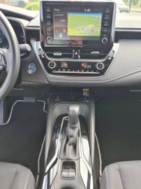 Car image 26