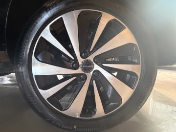 Car image 28