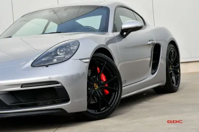 Car image 2