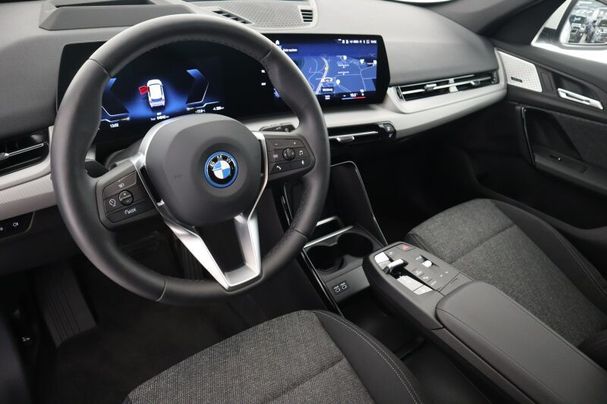 BMW iX1 xDrive30 230 kW image number 8