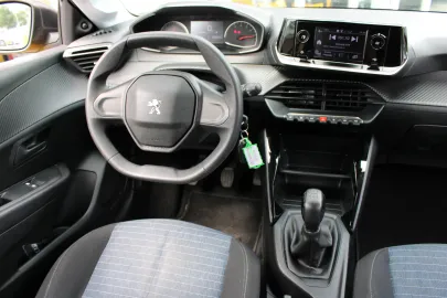 Car image 23