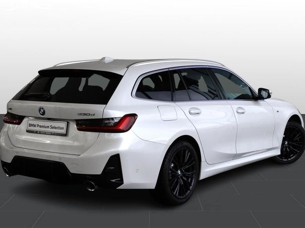 BMW 330d Touring xDrive 210 kW image number 3