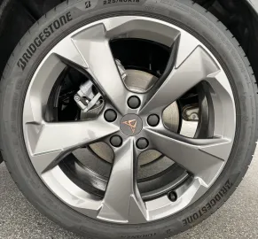 Car image 35