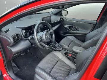 Car image 4