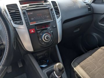 Car image 17