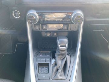 Car image 26