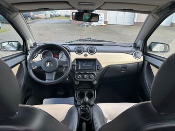 Car image 12