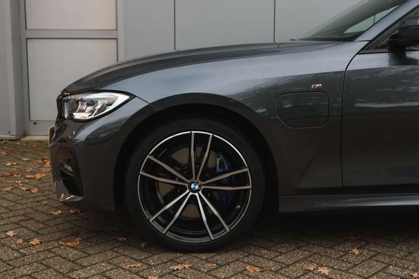 BMW 330 e Touring M Sport 215 kW image number 5