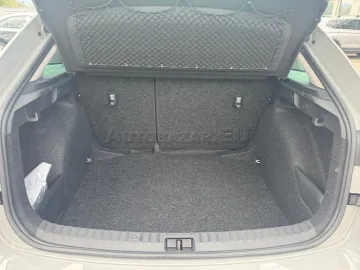 Car image 32