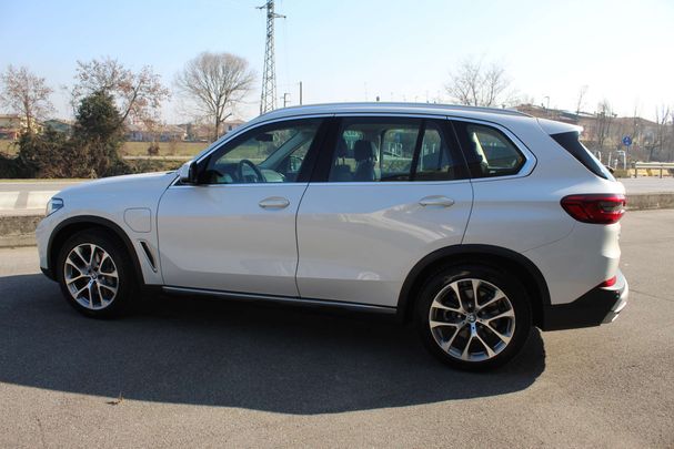 BMW X5 45e xDrive 290 kW image number 6