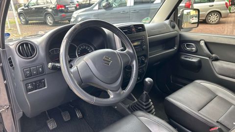 Car image 11