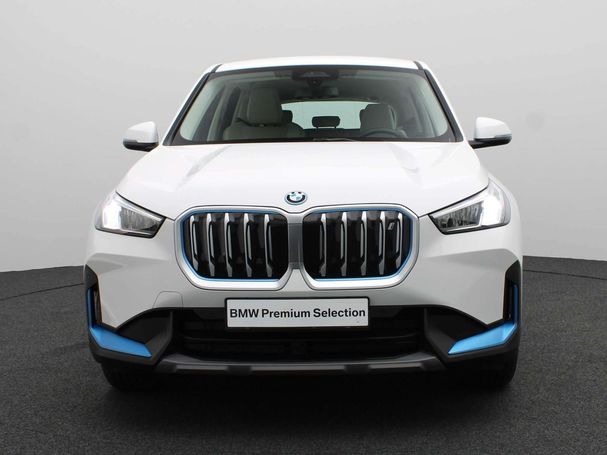 BMW iX1 xDrive30 230 kW image number 2