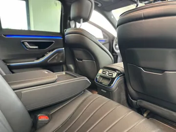Car image 34