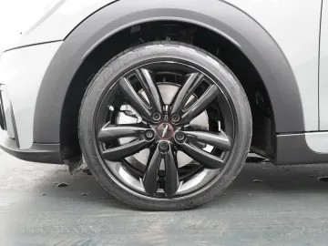 Car image 31