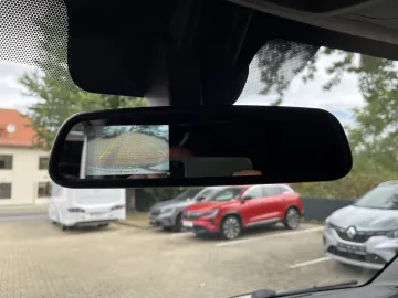 Car image 33