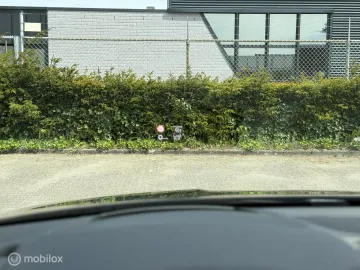 Car image 29