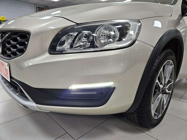 Volvo V60 Cross Country D3 110 kW image number 36