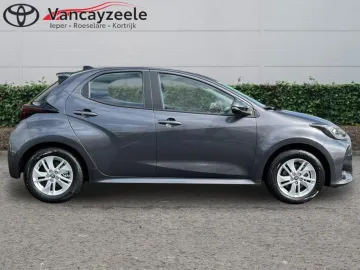 Car image 3