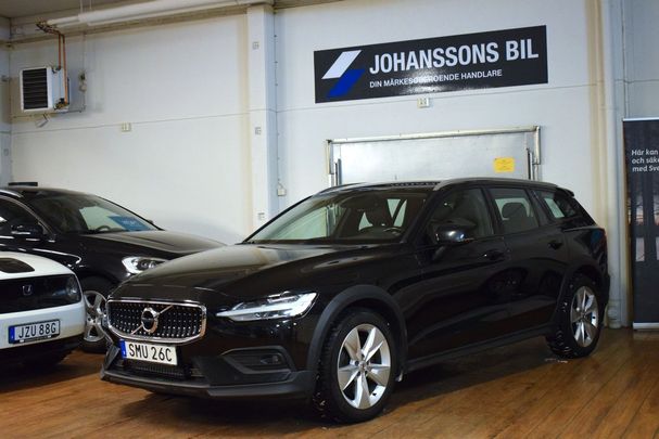 Volvo V60 Cross Country D4 AWD 140 kW image number 1