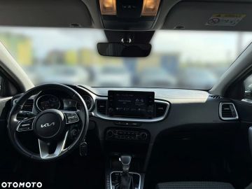 Car image 32