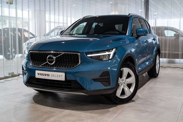 Volvo XC40 B3 Core 120 kW image number 1