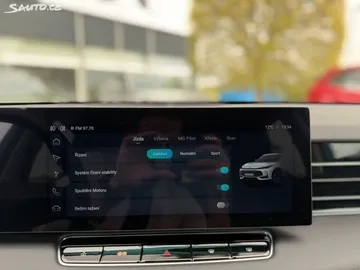 Car image 30