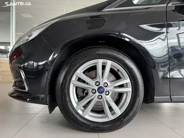Car image 40