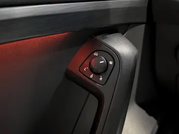 Car image 45