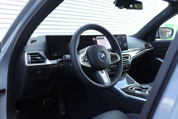 BMW 330 e Touring 215 kW image number 15