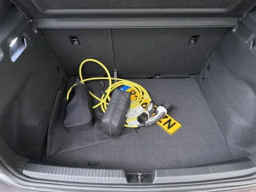 Car image 36