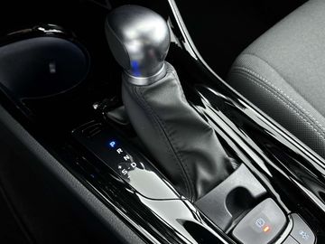 Car image 11