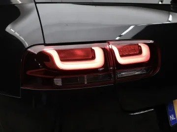 Car image 27