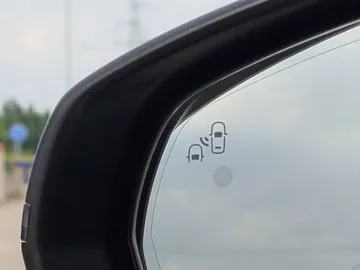 Car image 32