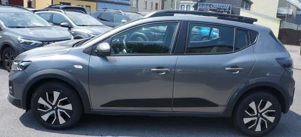 Car image 5