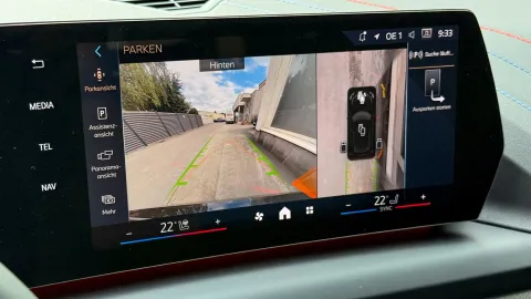 Car image 36