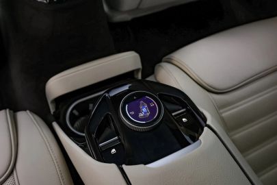Car image 35