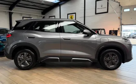 Car image 30