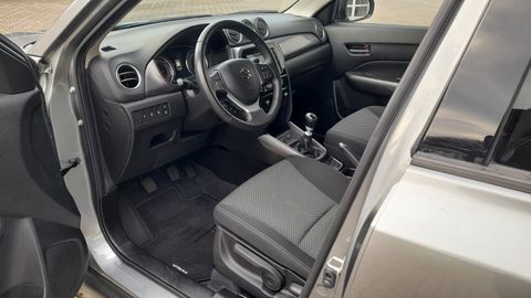 Car image 10