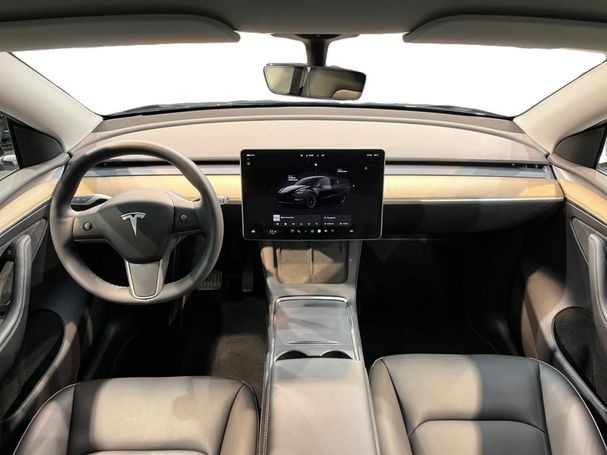 Tesla Model Y Long Range AWD 378 kW image number 14