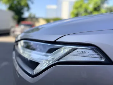 Car image 32